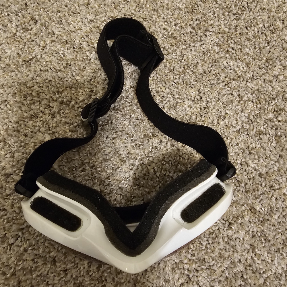 White Ski Goggles with Blue Mirrored Lens - Picture 3 of 5